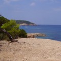 el mar de Ibiza visto desde la costa